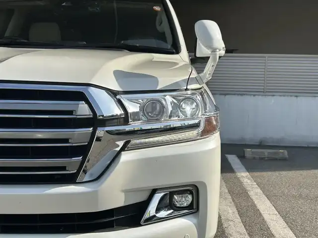 トヨタ ランドクルーザー AX Gセレクション 大阪府 2019(令1)年 2.9万km ホワイトパールクリスタルシャイン ワンオーナー/チルト＆スライド電動ムーンルーフ/ベージュ革シート/パワーシート/シートヒーター/ステアリングヒーター/純正ナビ（NSZT-W68T）/・フルセグTV/BT/AM/FM/バックカメラ/トヨタセーフティーセンス/・プリクラッシュセーフティー/・レーンディパーチャーアラート/・オートマチックハイビーム/・レーダークルーズコントロール/クリアランスソナー＆バックソナー/LEDヘッドライト/純正18インチアルミホイール/ETC2.0/ドライブレコーダー（TZ-D205W）/保証書/取扱説明
