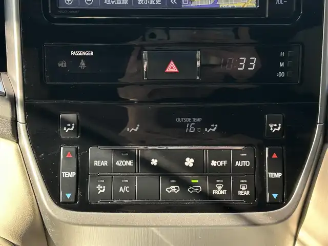 トヨタ ランドクルーザー AX Gセレクション 大阪府 2019(令1)年 2.9万km ホワイトパールクリスタルシャイン ワンオーナー/チルト＆スライド電動ムーンルーフ/ベージュ革シート/パワーシート/シートヒーター/ステアリングヒーター/純正ナビ（NSZT-W68T）/・フルセグTV/BT/AM/FM/バックカメラ/トヨタセーフティーセンス/・プリクラッシュセーフティー/・レーンディパーチャーアラート/・オートマチックハイビーム/・レーダークルーズコントロール/クリアランスソナー＆バックソナー/LEDヘッドライト/純正18インチアルミホイール/ETC2.0/ドライブレコーダー（TZ-D205W）/保証書/取扱説明