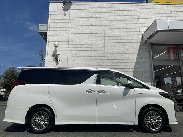 トヨタ アルファードハイブリット SR Cパッケージ 埼玉県 2018(平30)年 6.3万km ホワイトパールクリスタルシャイン AIS検査済み/OP/サンルーフ/OP/JBLメーカーナビゲーション/OP/後席フリップダウンモニター/（Ｖ１２Ｔ－Ｒ６８Ｃ）/プリクラッシュセーフティ/バックモニター/両側電動スライドドア/パワーバックドア/ステアリングヒーター/レザーシート/シートヒーター/シートクーラー /クリアランスソナー/スペアキー１本/新車保証書/取扱説明書