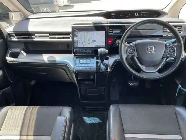 ホンダ ステップワゴン スパーダ クルスピセンシング 静岡県 2018(平30)年 8.6万km プレミアムスパークルブラックパール ワンオーナー/純正10インチナビ/フルセグTV/DVD/CD/BT/SD/MSV/バックカメラ/ハーフレザーシート/両側パワースライドドア/衝突軽減ブレーキ/レーンキープアシスト/レーダークルーズコントロール/ギャザーズ前方ドライブレコーダー/LEDヘッドライト/LEDフォグ/ビルトインETC/パドルシフト/スマートキー×2/保証書/取扱説明書/ナビ取扱説明書/R3/5点検記録簿有