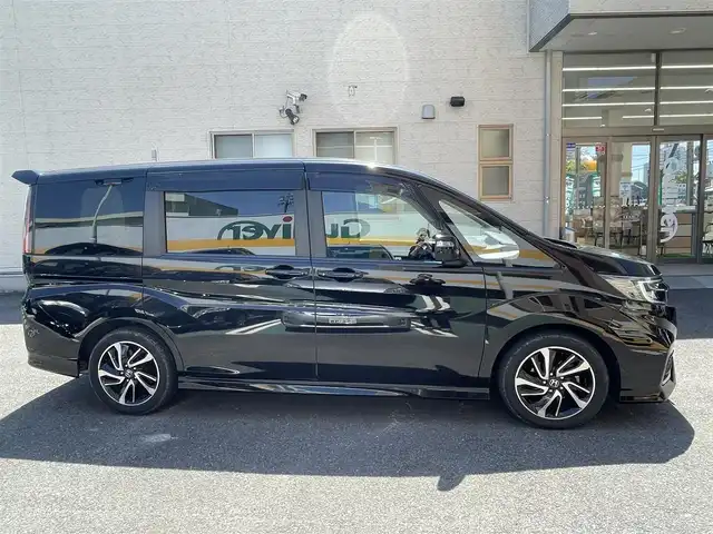 ホンダ ステップワゴン スパーダ クルスピセンシング 静岡県 2018(平30)年 8.6万km プレミアムスパークルブラックパール ワンオーナー/純正10インチナビ/フルセグTV/DVD/CD/BT/SD/MSV/バックカメラ/ハーフレザーシート/両側パワースライドドア/衝突軽減ブレーキ/レーンキープアシスト/レーダークルーズコントロール/ギャザーズ前方ドライブレコーダー/LEDヘッドライト/LEDフォグ/ビルトインETC/パドルシフト/スマートキー×2/保証書/取扱説明書/ナビ取扱説明書/R3/5点検記録簿有