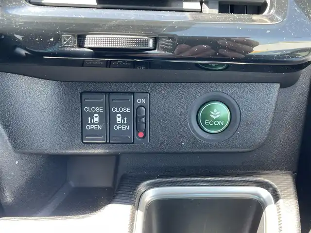 ホンダ ステップワゴン スパーダ クルスピセンシング 静岡県 2018(平30)年 8.6万km プレミアムスパークルブラックパール ワンオーナー/純正10インチナビ/フルセグTV/DVD/CD/BT/SD/MSV/バックカメラ/ハーフレザーシート/両側パワースライドドア/衝突軽減ブレーキ/レーンキープアシスト/レーダークルーズコントロール/ギャザーズ前方ドライブレコーダー/LEDヘッドライト/LEDフォグ/ビルトインETC/パドルシフト/スマートキー×2/保証書/取扱説明書/ナビ取扱説明書/R3/5点検記録簿有