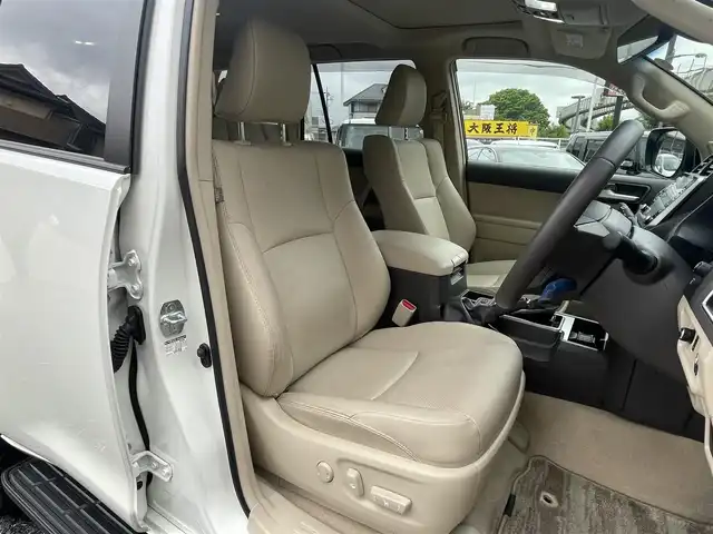 トヨタ ランドクルーザー プラド TX Lパッケージ 千葉県 2023(令5)年 1.2万km ホワイトパールクリスタルシャイン ワンオーナー/サンルーフ/モデリスタエアロ/純正ディスプレイオーディオ/・フルセグTV/・Bluetooth/USB/・AM/FM/プリクラッシュセーフティ/アラウンドビューモニター/レーダークルーズコントロール/ビルトインETC2.0/クリアランソナー/レーンディパーチャーアラート/フロントシートヒーター/フロントベンチレーター/フロントパワーシート/電動格納サードシート/LEDヘッドライト/オートハイビーム/オートライト/ヘッドランプクリーナー/セカンドスタートモード/MT付きAT/ルーフレール/スマートキーx２/プッシュスタート/電動格納ウィンカーミラー/取扱説明書/保証書