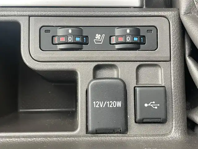 トヨタ ランドクルーザー プラド TX Lパッケージ 千葉県 2023(令5)年 1.2万km ホワイトパールクリスタルシャイン ワンオーナー/サンルーフ/モデリスタエアロ/純正ディスプレイオーディオ/・フルセグTV/・Bluetooth/USB/・AM/FM/プリクラッシュセーフティ/アラウンドビューモニター/レーダークルーズコントロール/ビルトインETC2.0/クリアランソナー/レーンディパーチャーアラート/フロントシートヒーター/フロントベンチレーター/フロントパワーシート/電動格納サードシート/LEDヘッドライト/オートハイビーム/オートライト/ヘッドランプクリーナー/セカンドスタートモード/MT付きAT/ルーフレール/スマートキーx２/プッシュスタート/電動格納ウィンカーミラー/取扱説明書/保証書