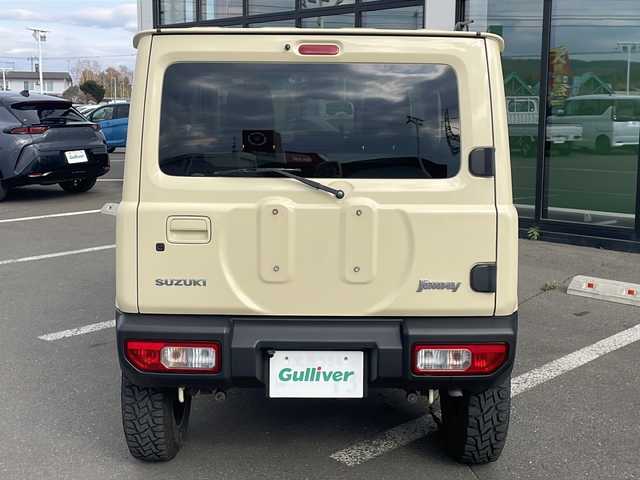 スズキ ジムニー XC 道東・釧路十勝 2020(令2)年 4.6万km シフォンアイボリーM ・４WD/・社外ディスプレイオーディオ/（CD/DVD/BT/FM/AM/iPod）/・バックカメラ/・衝突軽減ブレーキ/・車線逸脱防止/・横滑り防止/・ダウンヒルアシストコントロール/・クルーズコントロール/・前席シートヒーター/・本革巻きステアリング/・ステアリングスイッチ/・プッシュスタート/・オートライト/・LEDヘッドライト/・純正フロアマット/・社外16インチアルミホイール/・社外アルミ付きスタッドレス積込（ホワイトレタータイヤ）/・取扱説明書/・保証書