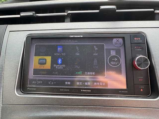 トヨタ プリウス S ツーリングセレクション 大阪府 2014(平26)年 11.9万km ホワイトパールクリスタルシャイン 社外ナビ(BT/CD/DVD/SD/フルセグ)/横滑り防止装置/盗難防止装置/オートライト/純正アルミホイール/純正フロアマット/ETC/プッシュスタートボタン/スペアキー×1/HIDヘッドライト