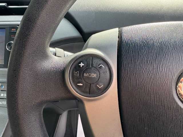 トヨタ プリウス S ツーリングセレクション 大阪府 2014(平26)年 11.9万km ホワイトパールクリスタルシャイン 社外ナビ(BT/CD/DVD/SD/フルセグ)/横滑り防止装置/盗難防止装置/オートライト/純正アルミホイール/純正フロアマット/ETC/プッシュスタートボタン/スペアキー×1/HIDヘッドライト