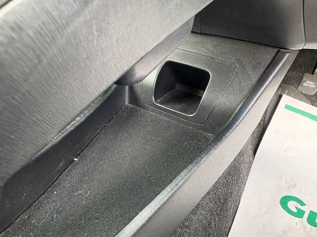 トヨタ プリウス S ツーリングセレクション 大阪府 2014(平26)年 11.9万km ホワイトパールクリスタルシャイン 社外ナビ(BT/CD/DVD/SD/フルセグ)/横滑り防止装置/盗難防止装置/オートライト/純正アルミホイール/純正フロアマット/ETC/プッシュスタートボタン/スペアキー×1/HIDヘッドライト