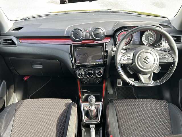 スズキ スイフト スポーツ セーフティPKG 愛知県 2019(平31)年 4.4万km チャンピオンイエロー 禁煙車/Carrozzeria社外ナビ/　AM/FM/HDMI/DISC/BT/USB/フルセグTV/HKSマフラー/純正フルエアロ/前後ドライブレコーダー/バック・全方位カメラ/レーンキープアシスト/追従機能付きクルーズコントロール/衝突被害軽減システム/横滑り防止装置/USB入力端子/ETC/オートライト/HIDヘッドライト/フォグランプ/純正フロアマット/純正17インチAW/純正ドアバイザー/W＋サイドエアバッグ/保証書/取説