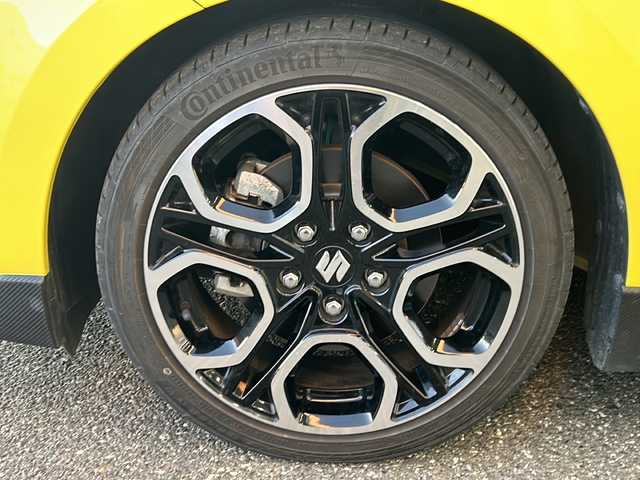 スズキ スイフト スポーツ セーフティPKG 愛知県 2019(平31)年 4.4万km チャンピオンイエロー 禁煙車/Carrozzeria社外ナビ/　AM/FM/HDMI/DISC/BT/USB/フルセグTV/HKSマフラー/純正フルエアロ/前後ドライブレコーダー/バック・全方位カメラ/レーンキープアシスト/追従機能付きクルーズコントロール/衝突被害軽減システム/横滑り防止装置/USB入力端子/ETC/オートライト/HIDヘッドライト/フォグランプ/純正フロアマット/純正17インチAW/純正ドアバイザー/W＋サイドエアバッグ/保証書/取説