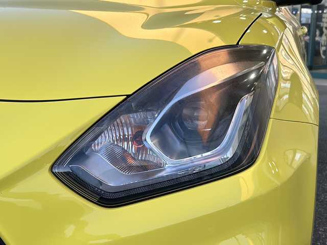 スズキ スイフト スポーツ セーフティPKG 愛知県 2019(平31)年 4.4万km チャンピオンイエロー 禁煙車/Carrozzeria社外ナビ/　AM/FM/HDMI/DISC/BT/USB/フルセグTV/HKSマフラー/純正フルエアロ/前後ドライブレコーダー/バック・全方位カメラ/レーンキープアシスト/追従機能付きクルーズコントロール/衝突被害軽減システム/横滑り防止装置/USB入力端子/ETC/オートライト/HIDヘッドライト/フォグランプ/純正フロアマット/純正17インチAW/純正ドアバイザー/W＋サイドエアバッグ/保証書/取説