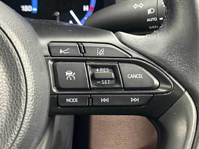 トヨタ ヤリスクロス ハイブリッド Z 三重県 2021(令3)年 4万km ブラックマイカ/ベージュ 2トーン /禁煙車//純正ナビ/・USB・BT・AppleCarPlay・AndroidAuto//ToyotaSaftySense//レーダークルーズコントロール//バックモニター//ブラインドスポットモニター//プリクラッシュセーフティ//レーントレーシングアシスト//ドライブレコーダー//ビルトインETC//シートヒーター//オートハイビーム//純正18インチAW//LEDヘッドライト