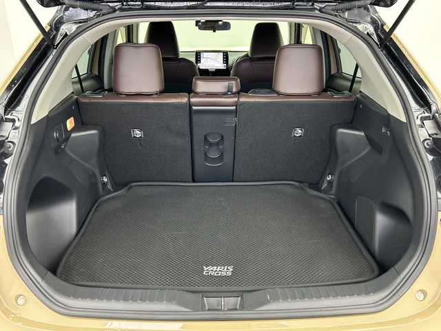 トヨタ ヤリスクロス ハイブリッド Z 三重県 2021(令3)年 4万km ブラックマイカ/ベージュ 2トーン /禁煙車//純正ナビ/・USB・BT・AppleCarPlay・AndroidAuto//ToyotaSaftySense//レーダークルーズコントロール//バックモニター//ブラインドスポットモニター//プリクラッシュセーフティ//レーントレーシングアシスト//ドライブレコーダー//ビルトインETC//シートヒーター//オートハイビーム//純正18インチAW//LEDヘッドライト