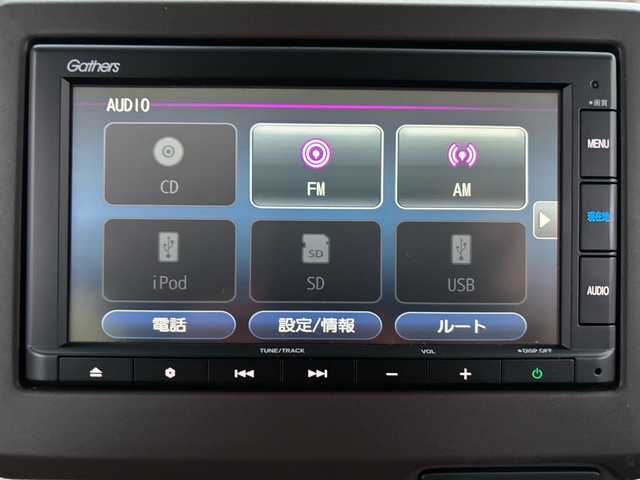 ホンダ Ｎ ＢＯＸ L 福岡県 2023(令5)年 0.8万km プラチナホワイトパール ワンオーナー/ギャザーズSDナビ/　CD、SD、USB、BT/ETC/レーダークルーズコントロール/バックカメラ/ホンダセンシング/360°ドライブレコーダー/オードライト/片側パワースライドドア/車いすスロープ/プッシュスタート/リアコーナーセンサー/ステアリングリモコン/保証書/説明書/スペアキー×1