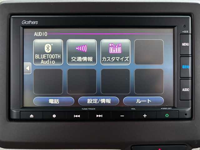 ホンダ Ｎ ＢＯＸ L 福岡県 2023(令5)年 0.8万km プラチナホワイトパール ワンオーナー/ギャザーズSDナビ/　CD、SD、USB、BT/ETC/レーダークルーズコントロール/バックカメラ/ホンダセンシング/360°ドライブレコーダー/オードライト/片側パワースライドドア/車いすスロープ/プッシュスタート/リアコーナーセンサー/ステアリングリモコン/保証書/説明書/スペアキー×1