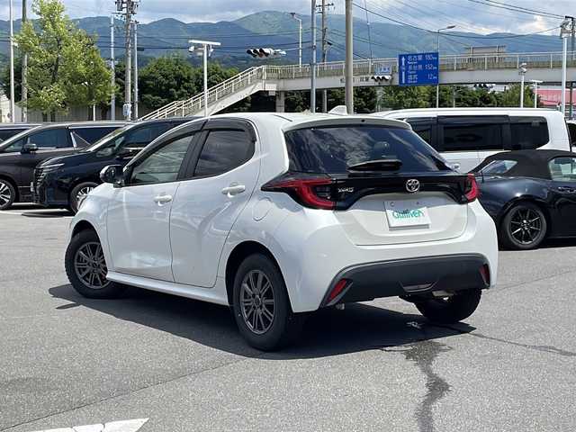 トヨタ ヤリス G 長野県 2020(令2)年 1.2万km ホワイトパールクリスタルシャイン ディスプレイオーディオ/（AM/FM/Bluetooth）/ドライブレコーダー/サマータイヤ積み込み/スマートキー/アイドリングストップ/電動格納ミラー/プッシュスタート