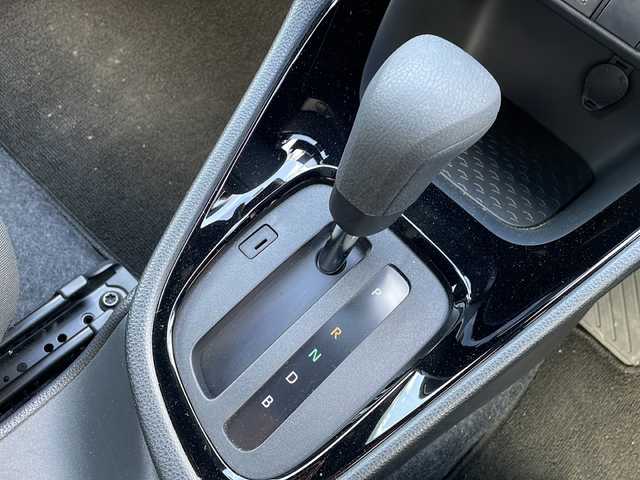 トヨタ ヤリス G 長野県 2020(令2)年 1.2万km ホワイトパールクリスタルシャイン ディスプレイオーディオ/（AM/FM/Bluetooth）/ドライブレコーダー/サマータイヤ積み込み/スマートキー/アイドリングストップ/電動格納ミラー/プッシュスタート
