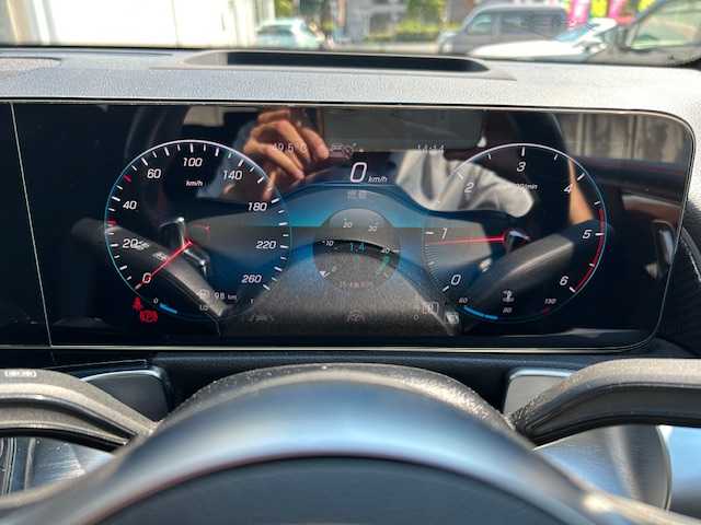 メルセデス・ベンツ ＧＬＢ２００ｄ AMGライン 東京都 2021(令3)年 3.6万km コスモスブラック ワンオーナー/レーダセーフティパッケージ/・アクティブディスタンスアシストディストロニック/・アクティブブレーキアシスト/・緊急回避補助システム/・渋滞時緊急ブレーキ機能/・アクティブブラインドスポットアシスト/・アクティブレーンキープアシスト/ヘッドアップディスプレイ/アドバンスドサウンドシステム/全方位カメラ/LEDヘッドランプ/アダプティブハイビームアシストプラス/純正19インチAW/パワーシート/ドライブレコーダー（前後）/保証書/取扱説明書/スペアキー有り（1本）/R4、5、6、7記録簿あり