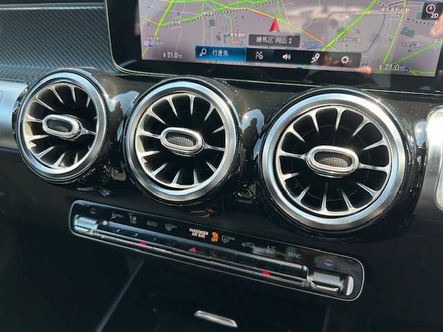 メルセデス・ベンツ ＧＬＢ２００ｄ AMGライン 東京都 2021(令3)年 3.6万km コスモスブラック ワンオーナー/レーダセーフティパッケージ/・アクティブディスタンスアシストディストロニック/・アクティブブレーキアシスト/・緊急回避補助システム/・渋滞時緊急ブレーキ機能/・アクティブブラインドスポットアシスト/・アクティブレーンキープアシスト/ヘッドアップディスプレイ/アドバンスドサウンドシステム/全方位カメラ/LEDヘッドランプ/アダプティブハイビームアシストプラス/純正19インチAW/パワーシート/ドライブレコーダー（前後）/保証書/取扱説明書/スペアキー有り（1本）/R4、5、6、7記録簿あり