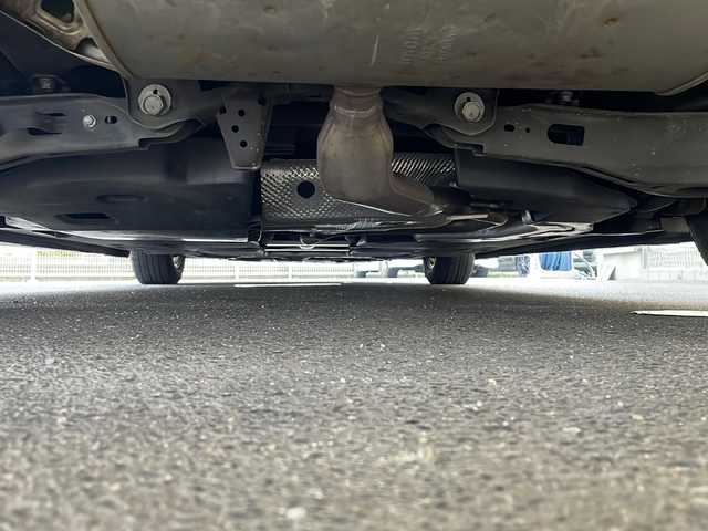 トヨタ プリウス ＰＨＶ A プレミアム 福島県 2018(平30)年 10.4万km ホワイトパールクリスタルシャイン 登録時走行距離：103505km/純正SDナビ/（AM/FM/USB/iPod/BT接続/フルセグTV/AUX）/ETC2.0/PUSHスタート/純正ドラレコ/社外AW/クルーズコントロール/パワーシート（D席）/シートヒーター/レザーシート/スマートキー/ステアリングスイッチ/横滑り防止装置/オートライト/オートハイビーム/純正フロアマット/取説/保証書