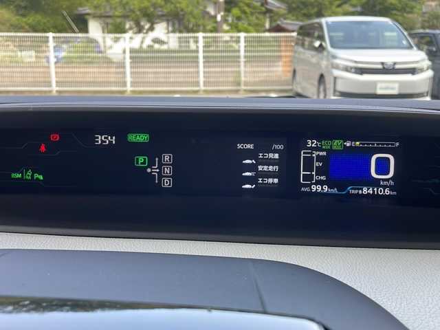 トヨタ プリウス ＰＨＶ A プレミアム 福島県 2018(平30)年 10.4万km ホワイトパールクリスタルシャイン 登録時走行距離：103505km/純正SDナビ/（AM/FM/USB/iPod/BT接続/フルセグTV/AUX）/ETC2.0/PUSHスタート/純正ドラレコ/社外AW/クルーズコントロール/パワーシート（D席）/シートヒーター/レザーシート/スマートキー/ステアリングスイッチ/横滑り防止装置/オートライト/オートハイビーム/純正フロアマット/取説/保証書