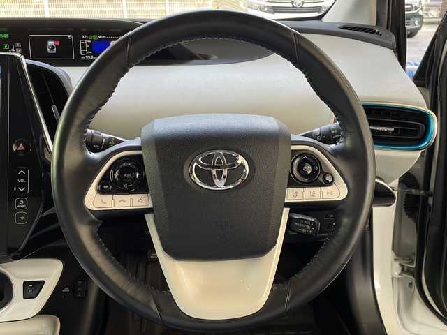 トヨタ プリウス ＰＨＶ A プレミアム 福島県 2018(平30)年 10.4万km ホワイトパールクリスタルシャイン 登録時走行距離：103505km/純正SDナビ/（AM/FM/USB/iPod/BT接続/フルセグTV/AUX）/ETC2.0/PUSHスタート/純正ドラレコ/社外AW/クルーズコントロール/パワーシート（D席）/シートヒーター/レザーシート/スマートキー/ステアリングスイッチ/横滑り防止装置/オートライト/オートハイビーム/純正フロアマット/取説/保証書