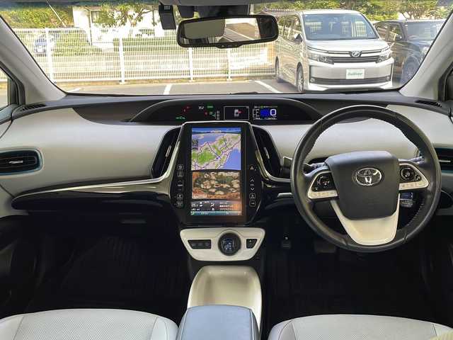 トヨタ プリウス ＰＨＶ A プレミアム 福島県 2018(平30)年 10.4万km ホワイトパールクリスタルシャイン 登録時走行距離：103505km/純正SDナビ/（AM/FM/USB/iPod/BT接続/フルセグTV/AUX）/ETC2.0/PUSHスタート/純正ドラレコ/社外AW/クルーズコントロール/パワーシート（D席）/シートヒーター/レザーシート/スマートキー/ステアリングスイッチ/横滑り防止装置/オートライト/オートハイビーム/純正フロアマット/取説/保証書