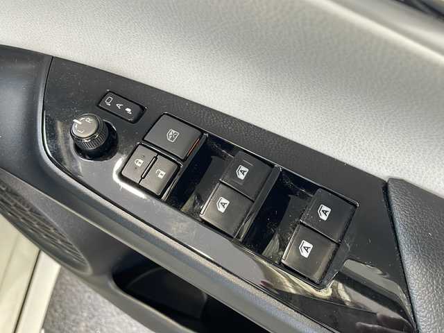 トヨタ プリウス ＰＨＶ A プレミアム 福島県 2018(平30)年 10.4万km ホワイトパールクリスタルシャイン 登録時走行距離：103505km/純正SDナビ/（AM/FM/USB/iPod/BT接続/フルセグTV/AUX）/ETC2.0/PUSHスタート/純正ドラレコ/社外AW/クルーズコントロール/パワーシート（D席）/シートヒーター/レザーシート/スマートキー/ステアリングスイッチ/横滑り防止装置/オートライト/オートハイビーム/純正フロアマット/取説/保証書