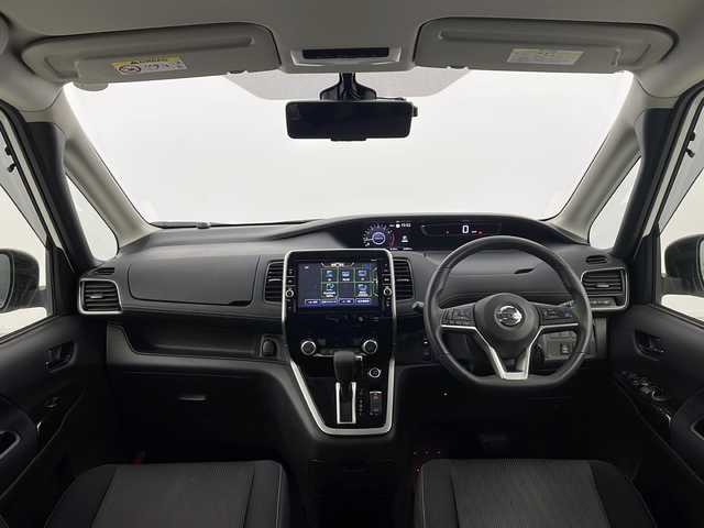 日産 セレナ ハイウェイスターVセレクションⅡ 愛知県 2019(平31)年 2.4万km ブリリアントホワイトパール  純正9インチナビ　/ プロパイロット/ CD DVD Blu-ray / フルセグTV Bluetooth USB SD FM AM / ハンズフリー両側パワースライドドア/ インテリジェントアラウンドビューモニター/ インテリジェントエマージェンシーブレーキシステム/ アダプティブクルーズコントロール/ アドバンスドライブアシストディスプレイ / ビルトインETC/ 前方ドライブレコーダー/ LEDオートヘッドライト/ オートハイビームシステム/ 純正フォグランプ/ 前後コーナーセンサー/ インテリジェントルームミラー/ 踏み間違い衝突防止アシスト/ 標識検知機能/ 車線逸脱防止支援システム / 電動パーキングブレーキ/ 純正フロアマット/ スーパーUVカット断熱ガラス/ 電動格納ウインカーミラー/ セカンドシートロールサンシェード/ ISOFIX/ 保証書/ 取扱説明書/ スマートキー/ スペアキー/ カードキー