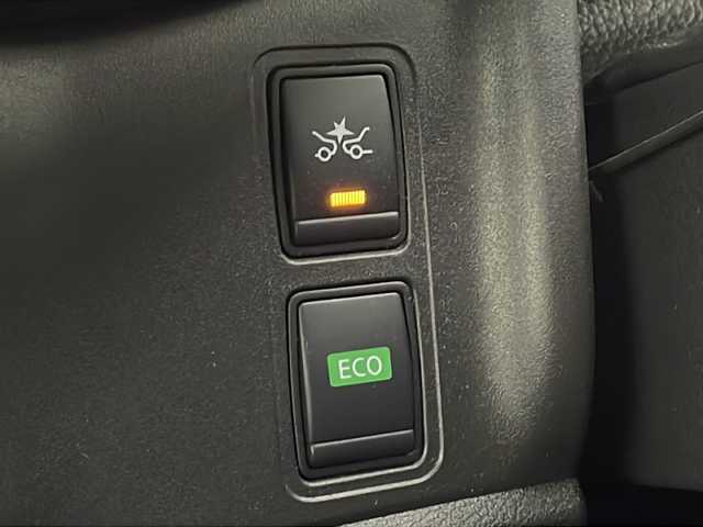 日産 セレナ ハイウェイスターVセレクションⅡ 愛知県 2019(平31)年 2.4万km ブリリアントホワイトパール  純正9インチナビ　/ プロパイロット/ CD DVD Blu-ray / フルセグTV Bluetooth USB SD FM AM / ハンズフリー両側パワースライドドア/ インテリジェントアラウンドビューモニター/ インテリジェントエマージェンシーブレーキシステム/ アダプティブクルーズコントロール/ アドバンスドライブアシストディスプレイ / ビルトインETC/ 前方ドライブレコーダー/ LEDオートヘッドライト/ オートハイビームシステム/ 純正フォグランプ/ 前後コーナーセンサー/ インテリジェントルームミラー/ 踏み間違い衝突防止アシスト/ 標識検知機能/ 車線逸脱防止支援システム / 電動パーキングブレーキ/ 純正フロアマット/ スーパーUVカット断熱ガラス/ 電動格納ウインカーミラー/ セカンドシートロールサンシェード/ ISOFIX/ 保証書/ 取扱説明書/ スマートキー/ スペアキー/ カードキー