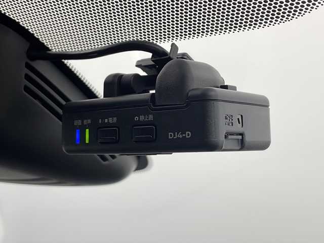 日産 セレナ ハイウェイスターVセレクションⅡ 愛知県 2019(平31)年 2.4万km ブリリアントホワイトパール  純正9インチナビ　/ プロパイロット/ CD DVD Blu-ray / フルセグTV Bluetooth USB SD FM AM / ハンズフリー両側パワースライドドア/ インテリジェントアラウンドビューモニター/ インテリジェントエマージェンシーブレーキシステム/ アダプティブクルーズコントロール/ アドバンスドライブアシストディスプレイ / ビルトインETC/ 前方ドライブレコーダー/ LEDオートヘッドライト/ オートハイビームシステム/ 純正フォグランプ/ 前後コーナーセンサー/ インテリジェントルームミラー/ 踏み間違い衝突防止アシスト/ 標識検知機能/ 車線逸脱防止支援システム / 電動パーキングブレーキ/ 純正フロアマット/ スーパーUVカット断熱ガラス/ 電動格納ウインカーミラー/ セカンドシートロールサンシェード/ ISOFIX/ 保証書/ 取扱説明書/ スマートキー/ スペアキー/ カードキー