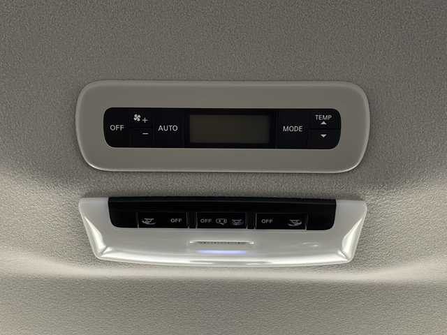 日産 セレナ ハイウェイスターVセレクションⅡ 愛知県 2019(平31)年 2.4万km ブリリアントホワイトパール  純正9インチナビ　/ プロパイロット/ CD DVD Blu-ray / フルセグTV Bluetooth USB SD FM AM / ハンズフリー両側パワースライドドア/ インテリジェントアラウンドビューモニター/ インテリジェントエマージェンシーブレーキシステム/ アダプティブクルーズコントロール/ アドバンスドライブアシストディスプレイ / ビルトインETC/ 前方ドライブレコーダー/ LEDオートヘッドライト/ オートハイビームシステム/ 純正フォグランプ/ 前後コーナーセンサー/ インテリジェントルームミラー/ 踏み間違い衝突防止アシスト/ 標識検知機能/ 車線逸脱防止支援システム / 電動パーキングブレーキ/ 純正フロアマット/ スーパーUVカット断熱ガラス/ 電動格納ウインカーミラー/ セカンドシートロールサンシェード/ ISOFIX/ 保証書/ 取扱説明書/ スマートキー/ スペアキー/ カードキー