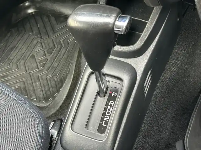 ダイハツ テリオス キッド カスタムL 道東・釧路十勝 2007(平19)年 6.8万km ホワイト 4WD/純正オーディオ/（CD・ラジオ）/社外AW付冬タイヤ/純正AW付夏タイヤ積込/フォグランプ/リモコンキー/純正サンバイザー/電動格納ミラー/社外フロアマット