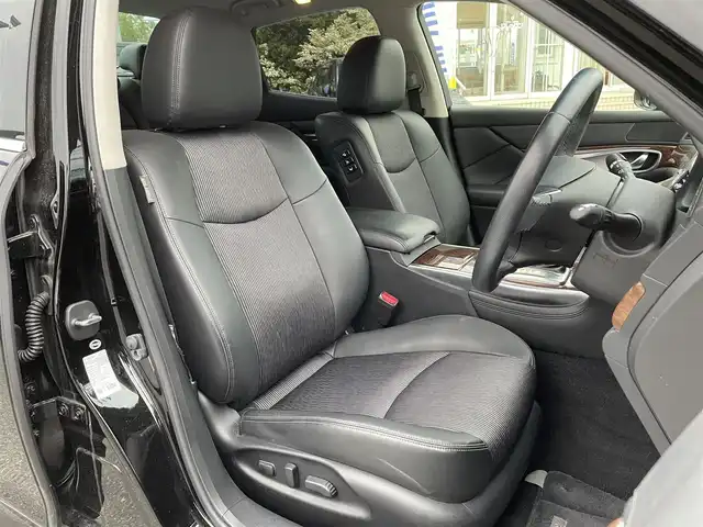 日産 フーガ 250GT 愛知県 2015(平27)年 10.2万km スーパーブラック (株)IDOMが運営する【じしゃロン名古屋鳴海店】の自社ローン専用車両になりますこちらは現金またはオートローンご利用時の価格です。自社ローンご希望の方は別途その旨お申付け下さい/プッシュスタート/前席パワーシート/ハーフレザーシート/純正ナビ・ワンセグTV/バックカメラ/ビルトインETC