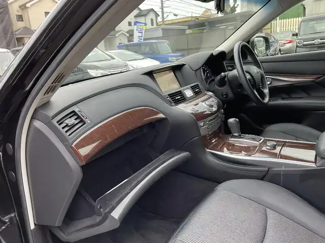 日産 フーガ 250GT 愛知県 2015(平27)年 10.2万km スーパーブラック (株)IDOMが運営する【じしゃロン名古屋鳴海店】の自社ローン専用車両になりますこちらは現金またはオートローンご利用時の価格です。自社ローンご希望の方は別途その旨お申付け下さい/プッシュスタート/前席パワーシート/ハーフレザーシート/純正ナビ・ワンセグTV/バックカメラ/ビルトインETC