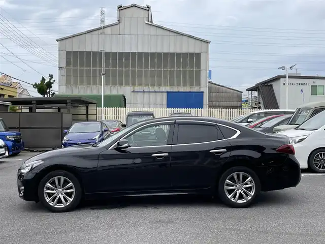 日産 フーガ 250GT 愛知県 2015(平27)年 10.2万km スーパーブラック (株)IDOMが運営する【じしゃロン名古屋鳴海店】の自社ローン専用車両になりますこちらは現金またはオートローンご利用時の価格です。自社ローンご希望の方は別途その旨お申付け下さい/プッシュスタート/前席パワーシート/ハーフレザーシート/純正ナビ・ワンセグTV/バックカメラ/ビルトインETC