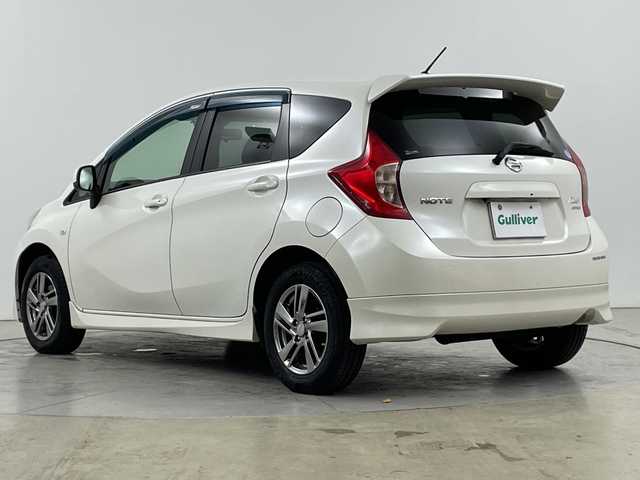 日産 ノート ライダー 道央・札幌 2013(平25)年 7.4万km ブリリアントホワイトパール ・4WD/・純正ディーラーナビ  /・BT/DVD/CD/SD/AUX/フルセグTV/・バックカメラ/・純正エンジンスターター/・LEDヘッドライト/・スマートキー×2/・電動格納ミラー/・ETC/・盗難防止装置/・LEDヘッドライト