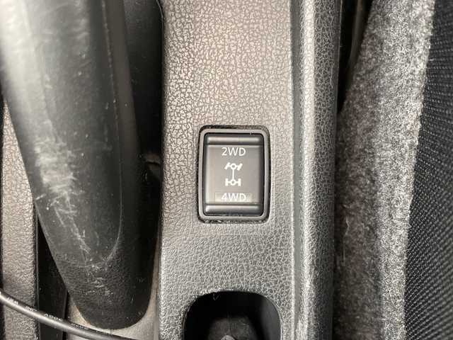 日産 ノート ライダー 道央・札幌 2013(平25)年 7.4万km ブリリアントホワイトパール ・4WD/・純正ディーラーナビ  /・BT/DVD/CD/SD/AUX/フルセグTV/・バックカメラ/・純正エンジンスターター/・LEDヘッドライト/・スマートキー×2/・電動格納ミラー/・ETC/・盗難防止装置/・LEDヘッドライト