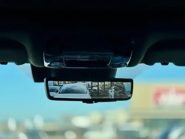 レクサス ＲＸ 350 Fスポーツ 滋賀県 2024(令6)年 0.4万km ホワイトノーヴァガラスフレーク ワンオーナー/パノラマルーフ（チルト&スライド式）/ルーフレール/デジタルインナーミラー/純正フロアマット/14インチタッチディスプレイオーディオplus/　コネクティッドナビ対応/　フルセグ Bluetooth AM FM /パノラミックビューモニター（床下透過表示機能付）/レザーシート（赤）/Lexus チームメイト/Lexus Safety Sense +/プリクラッシュセーフティ/レーンディパーチャーアラート/レーントレーシングアシスト/レーンチェンジアシスト/レーダークルーズコントロール/ブレードスキャン アダプティブハイビームシステム/ロードサインアシスト/発進遅れ告知機能/ドライバー異常時対応システム/ドライバーモニター連携/フロントクロストラフィックアラート/プロアクティブドライビングアシスト/ブラインドスポットモニター/クリアランスソナー/ナノイーX/ビルトインETC2.0/純正21インチアルミ/スマートキー×2/プッシュスタート/