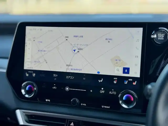 レクサス ＲＸ 350 Fスポーツ 滋賀県 2024(令6)年 0.4万km ホワイトノーヴァガラスフレーク ワンオーナー/パノラマルーフ（チルト&スライド式）/ルーフレール/デジタルインナーミラー/純正フロアマット/14インチタッチディスプレイオーディオplus/　コネクティッドナビ対応/　フルセグ Bluetooth AM FM /パノラミックビューモニター（床下透過表示機能付）/レザーシート（赤）/Lexus チームメイト/Lexus Safety Sense +/プリクラッシュセーフティ/レーンディパーチャーアラート/レーントレーシングアシスト/レーンチェンジアシスト/レーダークルーズコントロール/ブレードスキャン アダプティブハイビームシステム/ロードサインアシスト/発進遅れ告知機能/ドライバー異常時対応システム/ドライバーモニター連携/フロントクロストラフィックアラート/プロアクティブドライビングアシスト/ブラインドスポットモニター/クリアランスソナー/ナノイーX/ビルトインETC2.0/純正21インチアルミ/スマートキー×2/プッシュスタート/