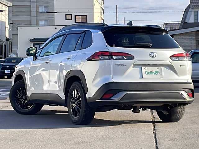 トヨタ カローラ クロス ハイブリッド Z 道北・旭川 2023(令5)年 2.3万km アティチュードブラックマイカ/プラチナホワイトパールマイカ /ワンオーナー　//４ＷＤ　//禁煙車　//寒冷地仕様　//10.5インチディスプレイオーディオPlus　//純正ナビ・フルセグ・ＢＴ//純正ドライブレコーダー（前後）//ハーフレザーシート//Ｄ席パワーシート//前席シートヒーター//全方位カメラ//トヨタチームメイト//パワーバックドア//ハンズフリーバックドア//社外１６インチアルミ冬タイヤ//純正１８インチアルミ夏積込（7分）//純正エンジンスターター//トヨタセーフティセンス//レーンデパーチャーアラート//ブラインドスポットモニター//プリクラッシュセーフティ//プロアクティブドライビングアシスト//リアクロストラフィックアラート//パーキングサポートブレーキ//リヤカメラディテクション//ロードサインアシスト//先行車発進お知らせ//レーダークルーズコントロール//オートマチックハイビーム//安心降車アシスト//ブレーキホールド//ステアリングヒーター//ＬＥＤヘッドライト//フォグライト・リアフォグライト//オートライト・オートワイパー//クリアランスソナー//ビルトインＥＴＣ2.0//社外ゴムマット//保証書・取説