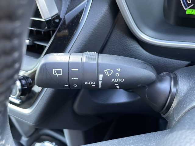 トヨタ カローラ クロス ハイブリッド Z 道北・旭川 2023(令5)年 2.3万km アティチュードブラックマイカ/プラチナホワイトパールマイカ /ワンオーナー　//４ＷＤ　//禁煙車　//寒冷地仕様　//10.5インチディスプレイオーディオPlus　//純正ナビ・フルセグ・ＢＴ//純正ドライブレコーダー（前後）//ハーフレザーシート//Ｄ席パワーシート//前席シートヒーター//全方位カメラ//トヨタチームメイト//パワーバックドア//ハンズフリーバックドア//社外１６インチアルミ冬タイヤ//純正１８インチアルミ夏積込（7分）//純正エンジンスターター//トヨタセーフティセンス//レーンデパーチャーアラート//ブラインドスポットモニター//プリクラッシュセーフティ//プロアクティブドライビングアシスト//リアクロストラフィックアラート//パーキングサポートブレーキ//リヤカメラディテクション//ロードサインアシスト//先行車発進お知らせ//レーダークルーズコントロール//オートマチックハイビーム//安心降車アシスト//ブレーキホールド//ステアリングヒーター//ＬＥＤヘッドライト//フォグライト・リアフォグライト//オートライト・オートワイパー//クリアランスソナー//ビルトインＥＴＣ2.0//社外ゴムマット//保証書・取説