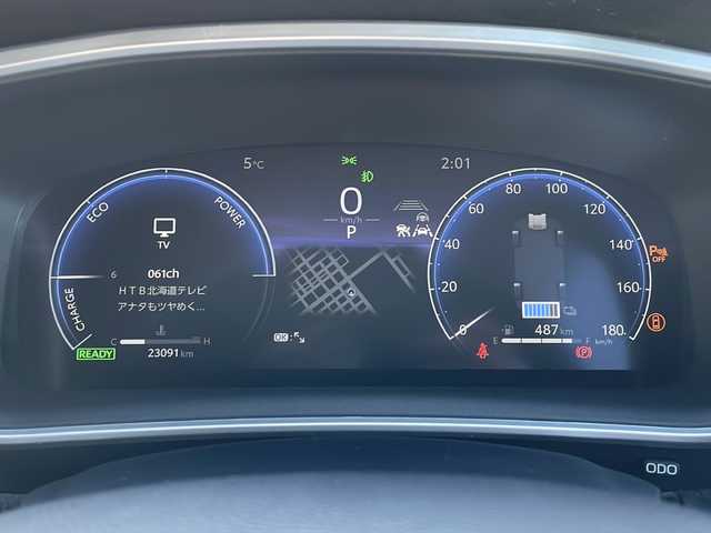 トヨタ カローラ クロス ハイブリッド Z 道北・旭川 2023(令5)年 2.3万km アティチュードブラックマイカ/プラチナホワイトパールマイカ /ワンオーナー　//４ＷＤ　//禁煙車　//寒冷地仕様　//10.5インチディスプレイオーディオPlus　//純正ナビ・フルセグ・ＢＴ//純正ドライブレコーダー（前後）//ハーフレザーシート//Ｄ席パワーシート//前席シートヒーター//全方位カメラ//トヨタチームメイト//パワーバックドア//ハンズフリーバックドア//社外１６インチアルミ冬タイヤ//純正１８インチアルミ夏積込（7分）//純正エンジンスターター//トヨタセーフティセンス//レーンデパーチャーアラート//ブラインドスポットモニター//プリクラッシュセーフティ//プロアクティブドライビングアシスト//リアクロストラフィックアラート//パーキングサポートブレーキ//リヤカメラディテクション//ロードサインアシスト//先行車発進お知らせ//レーダークルーズコントロール//オートマチックハイビーム//安心降車アシスト//ブレーキホールド//ステアリングヒーター//ＬＥＤヘッドライト//フォグライト・リアフォグライト//オートライト・オートワイパー//クリアランスソナー//ビルトインＥＴＣ2.0//社外ゴムマット//保証書・取説