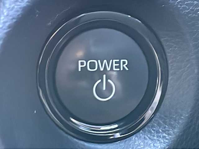 トヨタ カローラ クロス ハイブリッド Z 道北・旭川 2023(令5)年 2.3万km アティチュードブラックマイカ/プラチナホワイトパールマイカ /ワンオーナー　//４ＷＤ　//禁煙車　//寒冷地仕様　//10.5インチディスプレイオーディオPlus　//純正ナビ・フルセグ・ＢＴ//純正ドライブレコーダー（前後）//ハーフレザーシート//Ｄ席パワーシート//前席シートヒーター//全方位カメラ//トヨタチームメイト//パワーバックドア//ハンズフリーバックドア//社外１６インチアルミ冬タイヤ//純正１８インチアルミ夏積込（7分）//純正エンジンスターター//トヨタセーフティセンス//レーンデパーチャーアラート//ブラインドスポットモニター//プリクラッシュセーフティ//プロアクティブドライビングアシスト//リアクロストラフィックアラート//パーキングサポートブレーキ//リヤカメラディテクション//ロードサインアシスト//先行車発進お知らせ//レーダークルーズコントロール//オートマチックハイビーム//安心降車アシスト//ブレーキホールド//ステアリングヒーター//ＬＥＤヘッドライト//フォグライト・リアフォグライト//オートライト・オートワイパー//クリアランスソナー//ビルトインＥＴＣ2.0//社外ゴムマット//保証書・取説