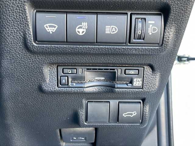 トヨタ カローラ クロス ハイブリッド Z 道北・旭川 2023(令5)年 2.3万km アティチュードブラックマイカ/プラチナホワイトパールマイカ /ワンオーナー　//４ＷＤ　//禁煙車　//寒冷地仕様　//10.5インチディスプレイオーディオPlus　//純正ナビ・フルセグ・ＢＴ//純正ドライブレコーダー（前後）//ハーフレザーシート//Ｄ席パワーシート//前席シートヒーター//全方位カメラ//トヨタチームメイト//パワーバックドア//ハンズフリーバックドア//社外１６インチアルミ冬タイヤ//純正１８インチアルミ夏積込（7分）//純正エンジンスターター//トヨタセーフティセンス//レーンデパーチャーアラート//ブラインドスポットモニター//プリクラッシュセーフティ//プロアクティブドライビングアシスト//リアクロストラフィックアラート//パーキングサポートブレーキ//リヤカメラディテクション//ロードサインアシスト//先行車発進お知らせ//レーダークルーズコントロール//オートマチックハイビーム//安心降車アシスト//ブレーキホールド//ステアリングヒーター//ＬＥＤヘッドライト//フォグライト・リアフォグライト//オートライト・オートワイパー//クリアランスソナー//ビルトインＥＴＣ2.0//社外ゴムマット//保証書・取説