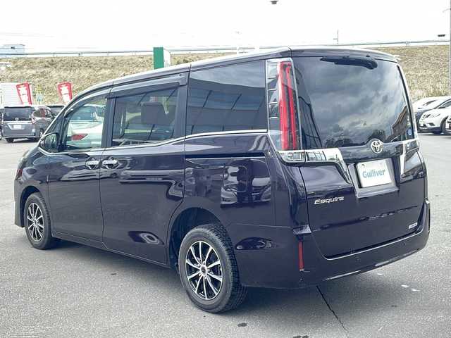 トヨタ エスクァイア Gi 青森県 2019(令1)年 3.8万km ボルドーマイカメタリック ・４WD/・純正フルセグナビTV/・AM/FM/Bluetooth/CD/・D＋N席シートヒーター/・両側パワースライドドア/・寒冷地仕様/・クルーズコントロール/・USBソケット/・HDMIソケット/・レーンキープアシスト/・衝突軽減装置/・アイドリングストップ/・フリップダウンモニター/・純正ドアバイザー/・ステアリングリモコン/・ビルトインETC2.0/・純正フロアマット/・レザーシート/・8人乗り/・前後ドライブレコーダー/・保証書/・取扱説明書