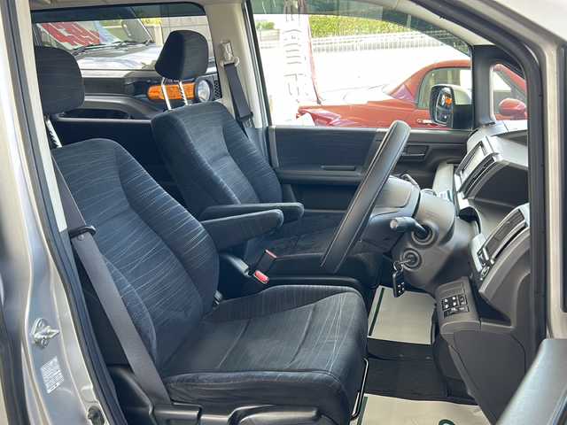 ホンダ ステップワゴン G Lパッケージ 神奈川県 2010(平22)年 13.3万km スーパープラチナメタリック KENWOODナビ(CD/DVD/SD/USB/ワンセグTV)/バックカメラ/両側パワースライドドア/ETC/前後ドライブレコーダー/純正フロアマット/純正ドアバイザー/電動格納ウィンカーミラー/ISOFIX/スペアキー×1/保証書/取扱説明書