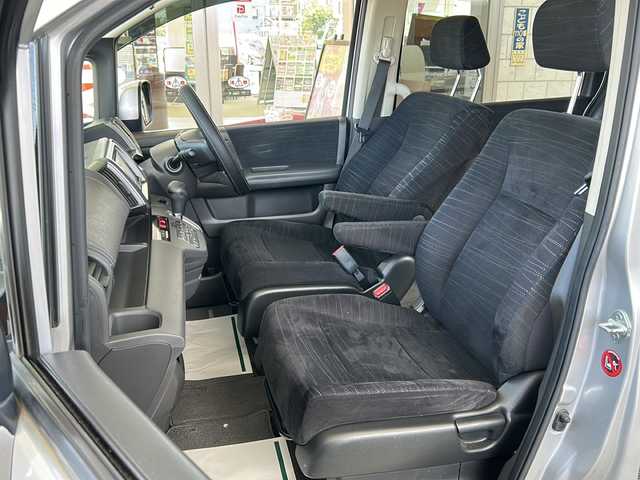 ホンダ ステップワゴン G Lパッケージ 神奈川県 2010(平22)年 13.3万km スーパープラチナメタリック KENWOODナビ(CD/DVD/SD/USB/ワンセグTV)/バックカメラ/両側パワースライドドア/ETC/前後ドライブレコーダー/純正フロアマット/純正ドアバイザー/電動格納ウィンカーミラー/ISOFIX/スペアキー×1/保証書/取扱説明書