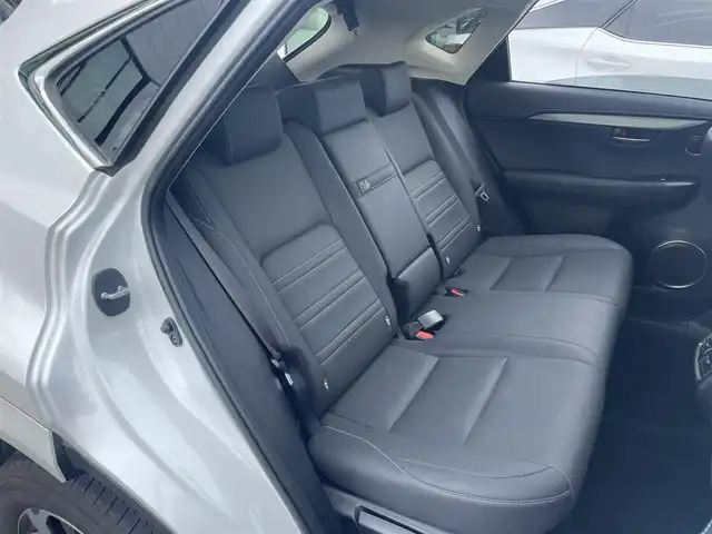 レクサス ＮＸ 300 スパイス&シック 東京都 2021(令3)年 2.5万km ソニッククォーツ ワンオーナー/Lexus Safety System +/・レーダークルーズコントロール/・AHS(アダプティブハイビームシステム）/・AHB(オートマチックハイビーム)/・PCS（プリクラッシュセーフティ）/・LTA（レーントレーシングアシスト）/・LDA（レーンディパーチャーアラート）/・PDA（プロアクティブドライビングアシスト）/・RSA (ロードサインアシスト)/LEXUS純正10.3インチナビ/・Bluetooth接続/・フルセグTV/パノラミックビューモニター/ガラスルーフ（パノラマルーフ）/アイドリングストップ/前後ドライブレコーダー（DC-DR652）/運転席シートメモリー機能/D/N席パワーシート/D/N席シートヒーター・エアシート/ステアリングヒーター/ETC2.0/純正フロアマット/純正18インチアルミホイール/スマートキー/スペアキー/保証書/取扱説明書