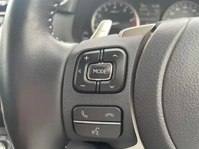 レクサス ＮＸ 300 スパイス&シック 東京都 2021(令3)年 2.5万km ソニッククォーツ ワンオーナー/Lexus Safety System +/・レーダークルーズコントロール/・AHS(アダプティブハイビームシステム）/・AHB(オートマチックハイビーム)/・PCS（プリクラッシュセーフティ）/・LTA（レーントレーシングアシスト）/・LDA（レーンディパーチャーアラート）/・PDA（プロアクティブドライビングアシスト）/・RSA (ロードサインアシスト)/LEXUS純正10.3インチナビ/・Bluetooth接続/・フルセグTV/パノラミックビューモニター/ガラスルーフ（パノラマルーフ）/アイドリングストップ/前後ドライブレコーダー（DC-DR652）/運転席シートメモリー機能/D/N席パワーシート/D/N席シートヒーター・エアシート/ステアリングヒーター/ETC2.0/純正フロアマット/純正18インチアルミホイール/スマートキー/スペアキー/保証書/取扱説明書